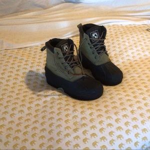 Rugged Exposure winter boots.